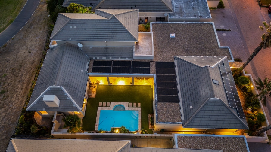 5 Bedroom Property for Sale in Sunset Links Western Cape